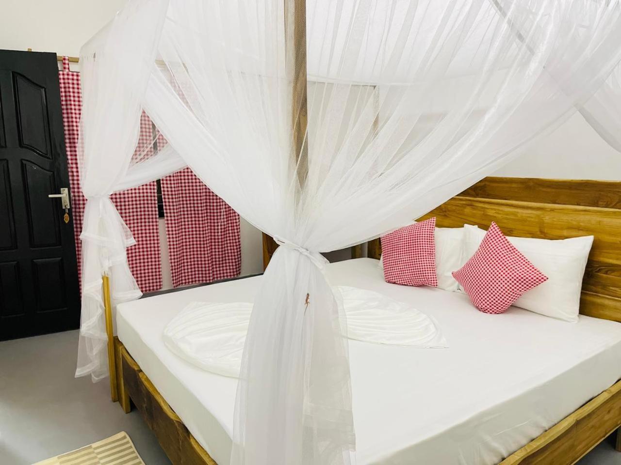 Swiss Kiss Beach Resort 우푸벨리 외부 사진